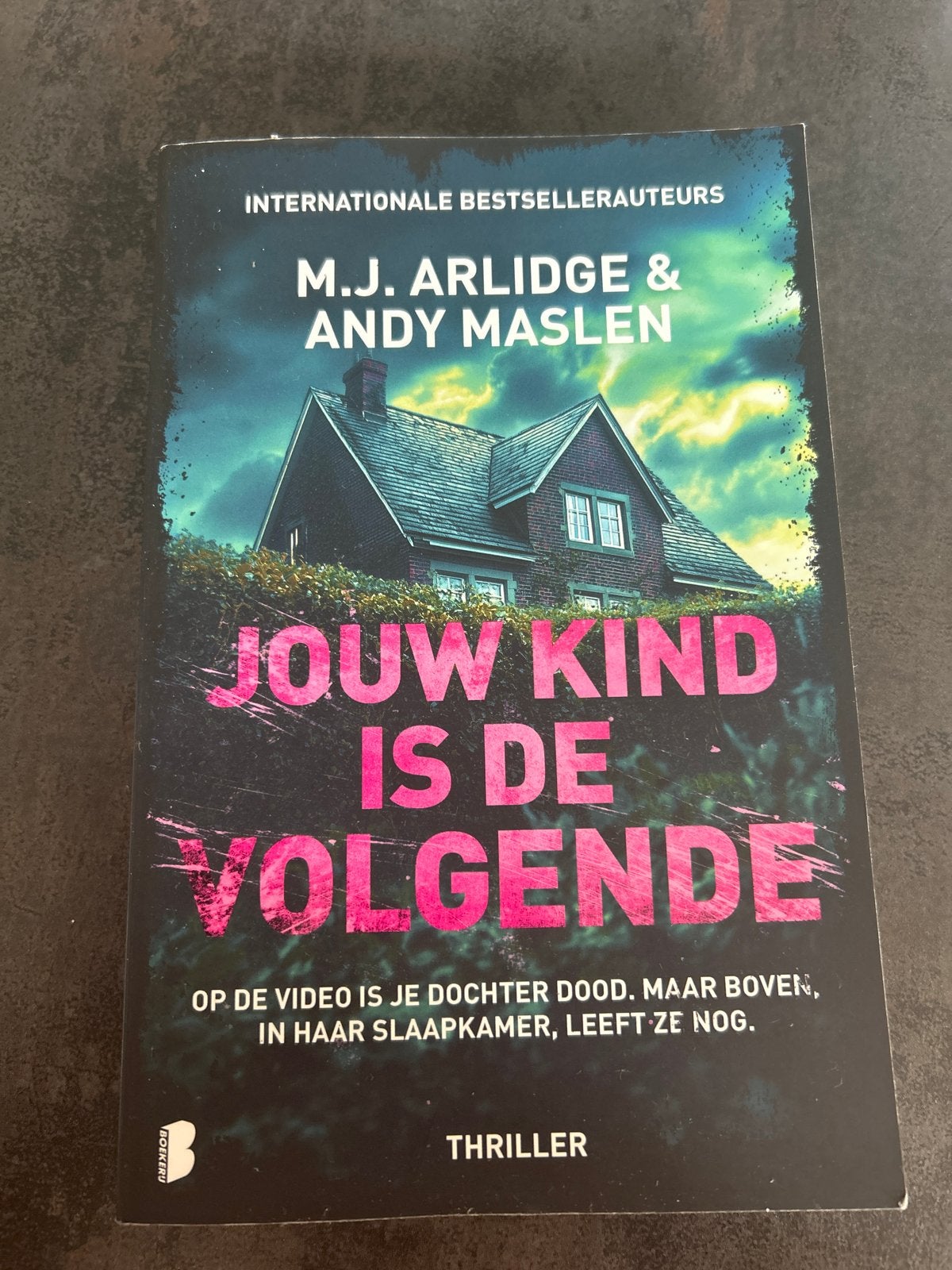 Jouw Kind Is De Volgende - M.J. Arlidge & Andy Maslen, Ophalen of Verzenden, Gelezen, Europa overig