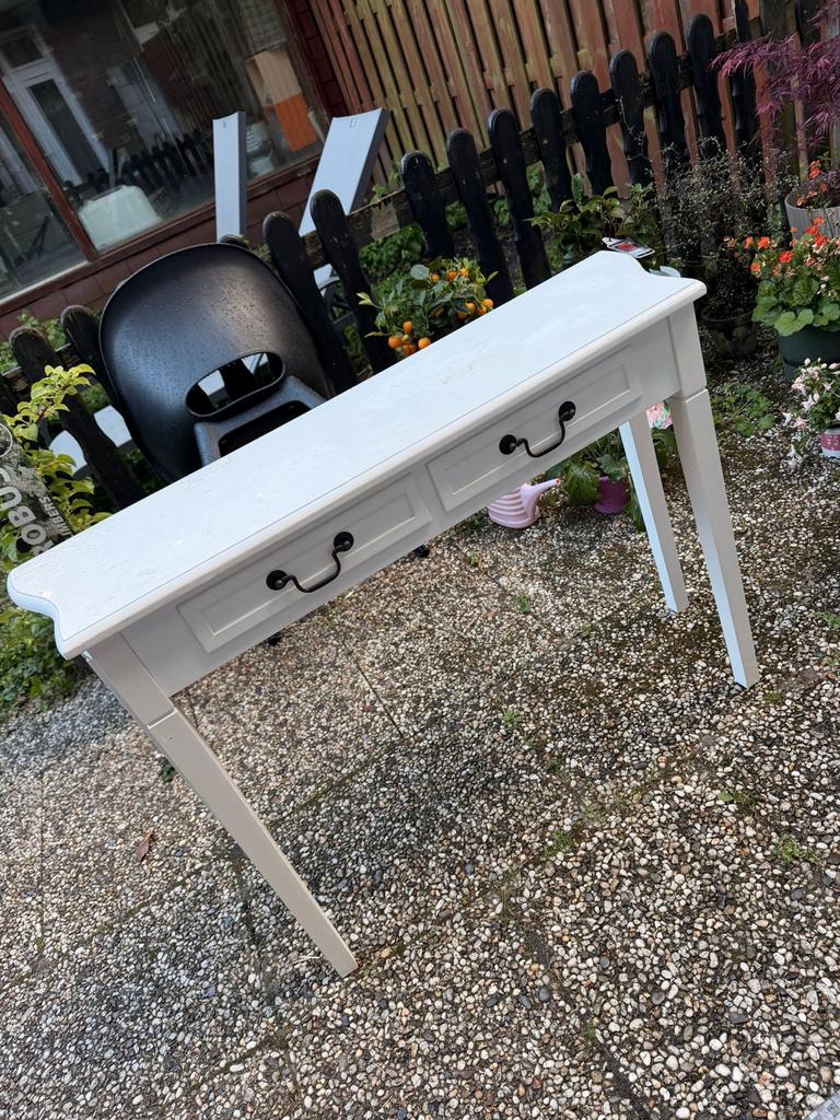 Sierlijke witte sidetable met lades, Huis en Inrichting, Tafels | Bijzettafels, Gebruikt, Ophalen of Verzenden, 75 cm of meer