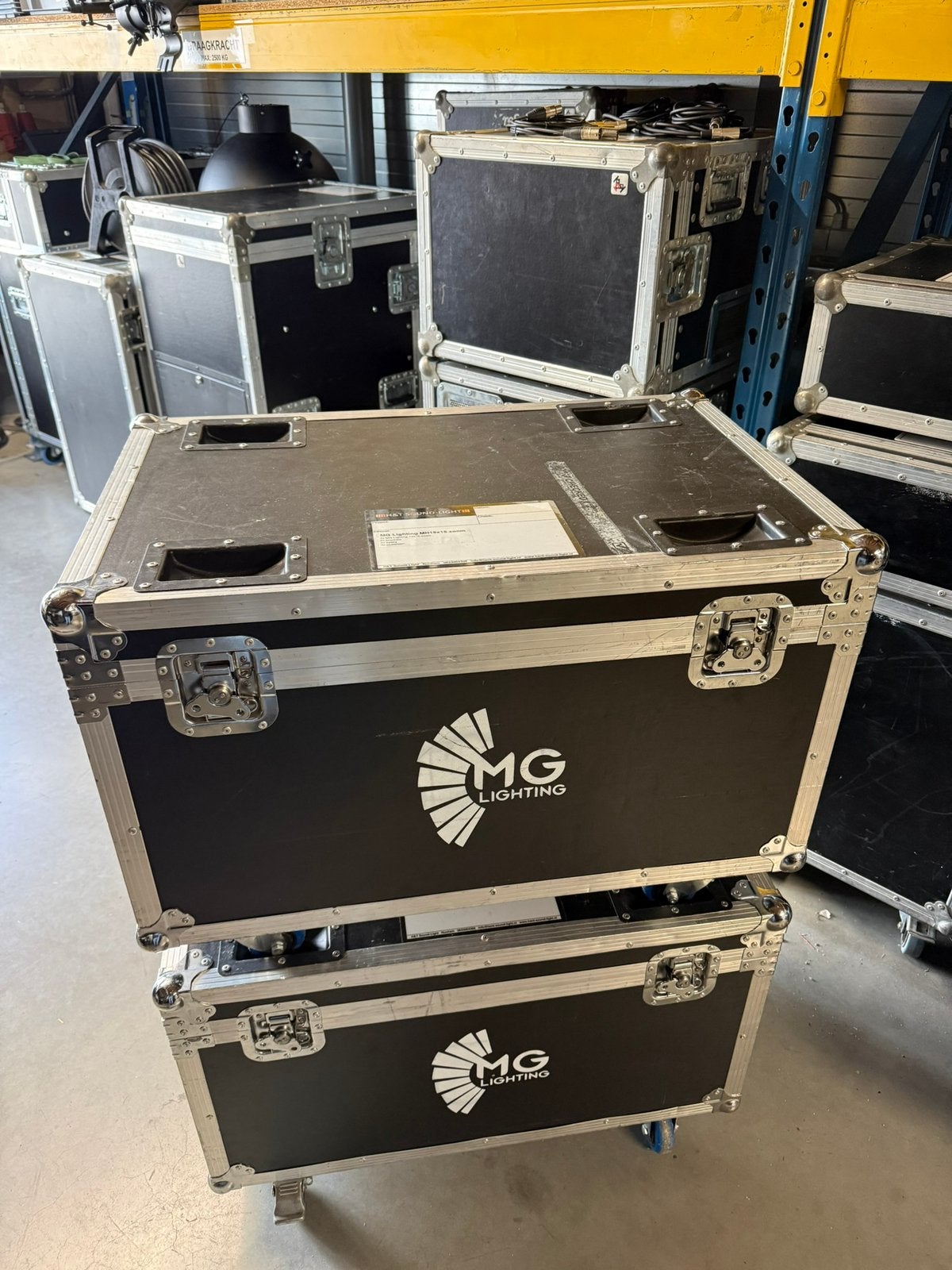 8x wash movingheads, Ophalen, Zo goed als nieuw, Overige instrumenten, Flightcase