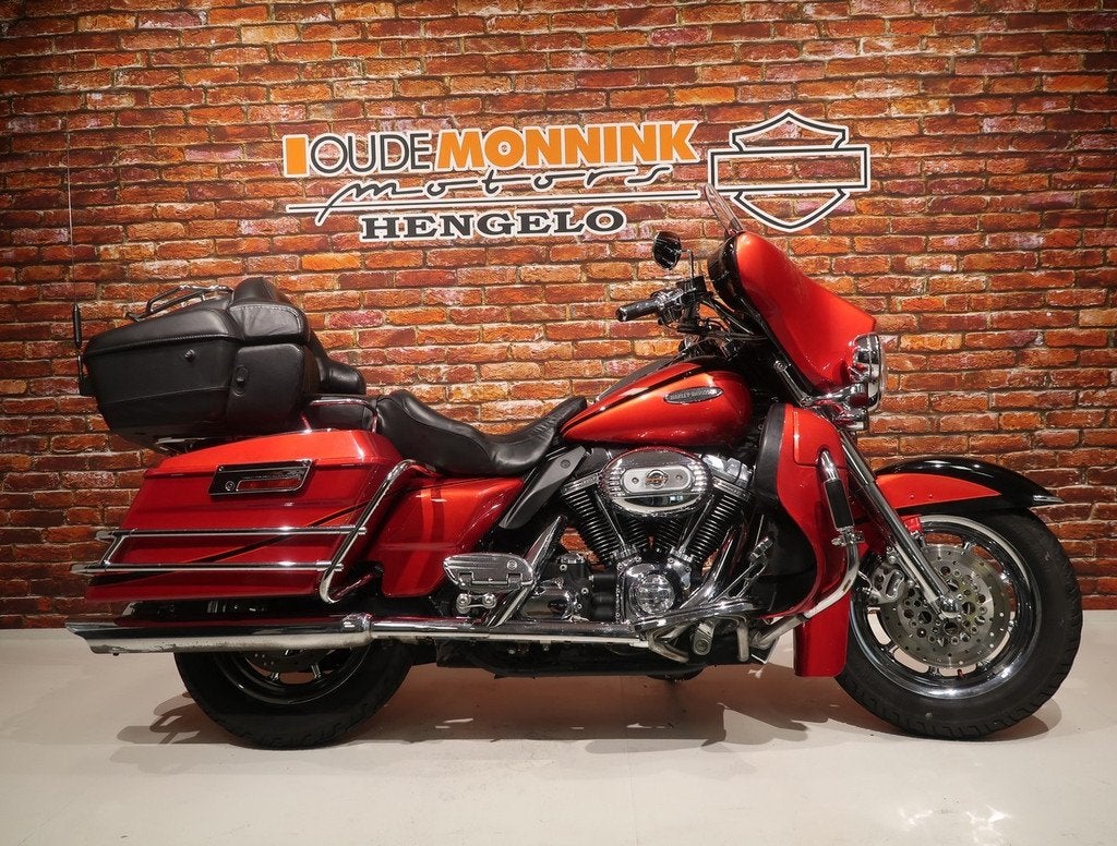 Harley-Davidson FLHTCUSE CVO 1790 (bj 2007), Info@harley-davidson.com, Bedrijf, Laan van Vredenoord 33
2289 DA  Rijswijk ZH, MOTOR HARLEY-DAVIDSON BENELUX
