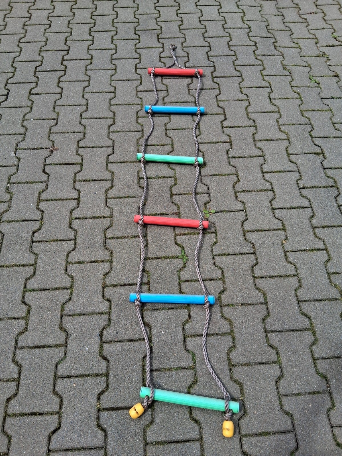 Klimtouw met gekleurde sporten, Ophalen of Verzenden, Gebruikt, Klimtouw, Aanbouwonderdeel