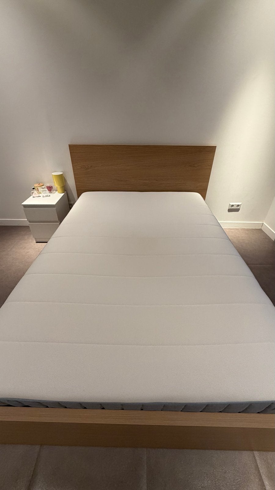 IKEA Malm bedframe 140x200 cm, high, Ophalen, Beige, Tweepersoons, 140 cm