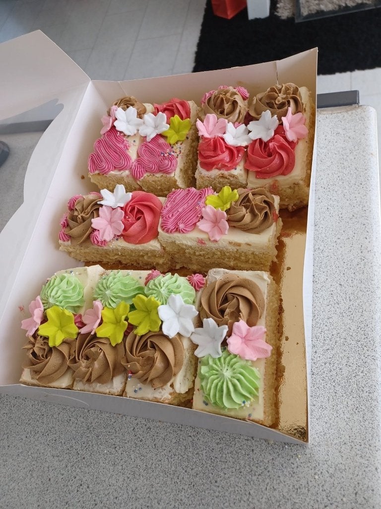 Workshop Surinaamse taart leren maken en decoreren, Hobby en Vrije tijd, Verzenden, Nieuw, Taarten, Overige typen