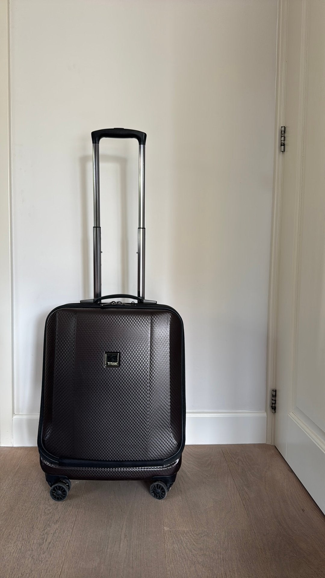 Zakelijke kleine reiskoffer met TSA slot merk Titan, Sieraden, Tassen en Uiterlijk, Ophalen, 50 tot 60 cm, Hard kunststof, Zo goed als nieuw
