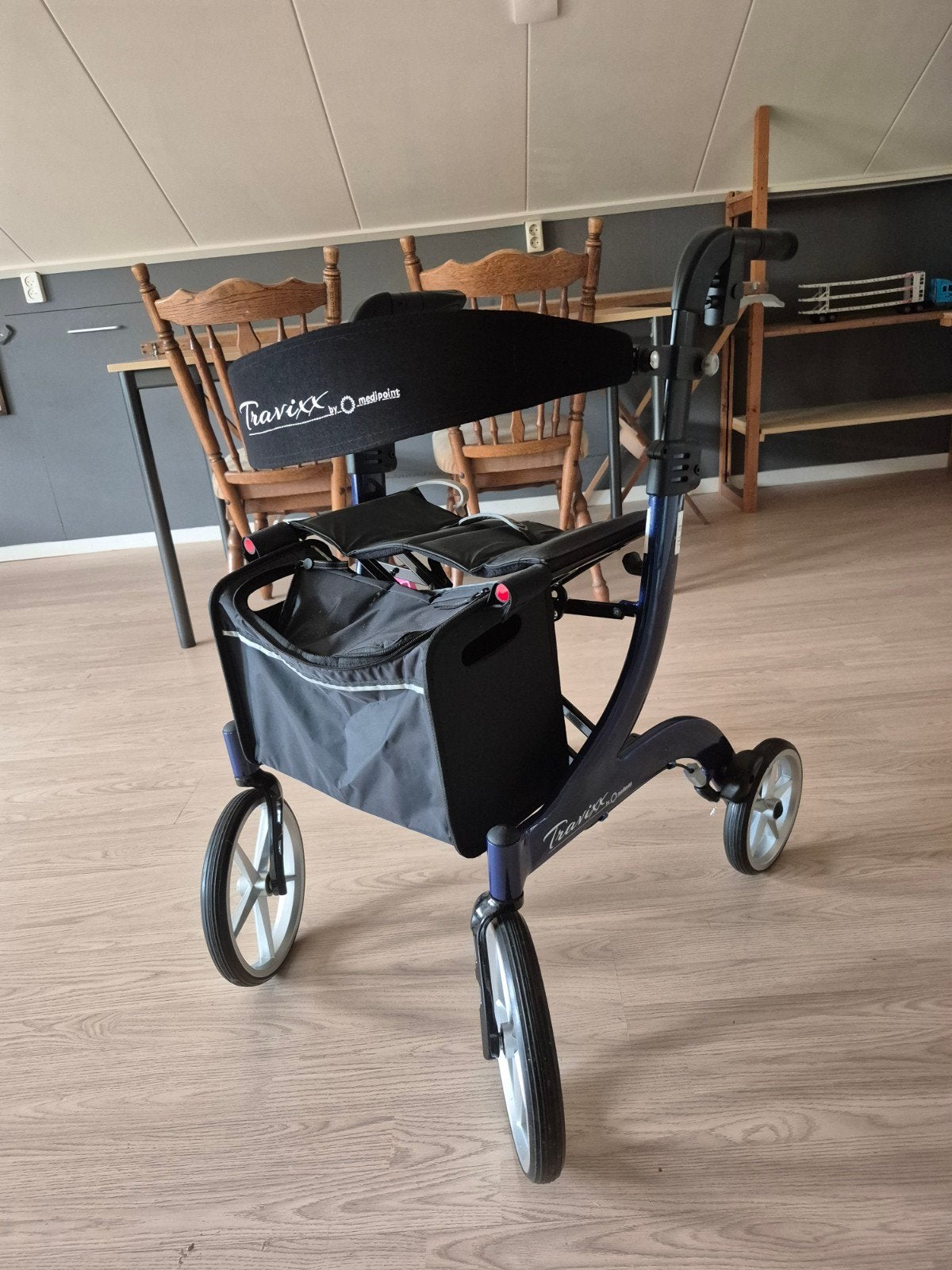 Lichtenvoorde: Rollator Travixx, Ophalen, Opvouwbaar, Gebruikt