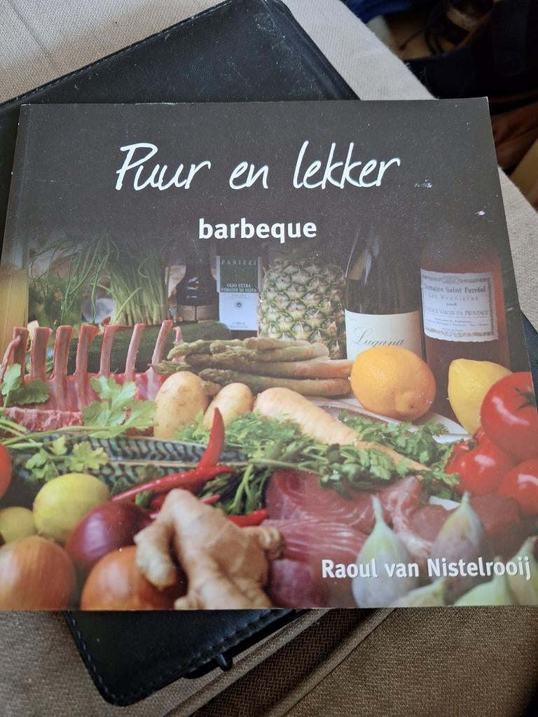 Puur en Lekker Barbecue Kookboek - Raoul van Nistelrooij, Raoul van Nistelrooij, Hoofdgerechten, Ophalen of Verzenden, Zo goed als nieuw