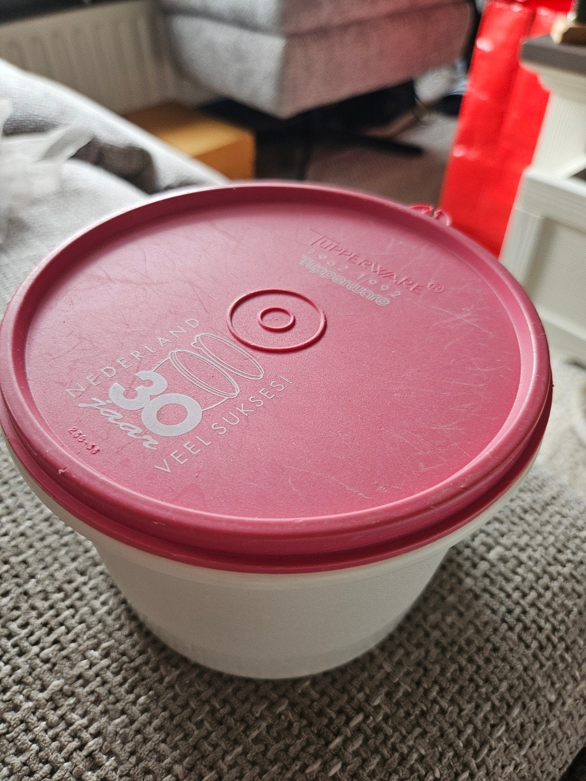 Tupperware 30 jaar Nederland bewaardoos roze/wit, Ophalen of Verzenden