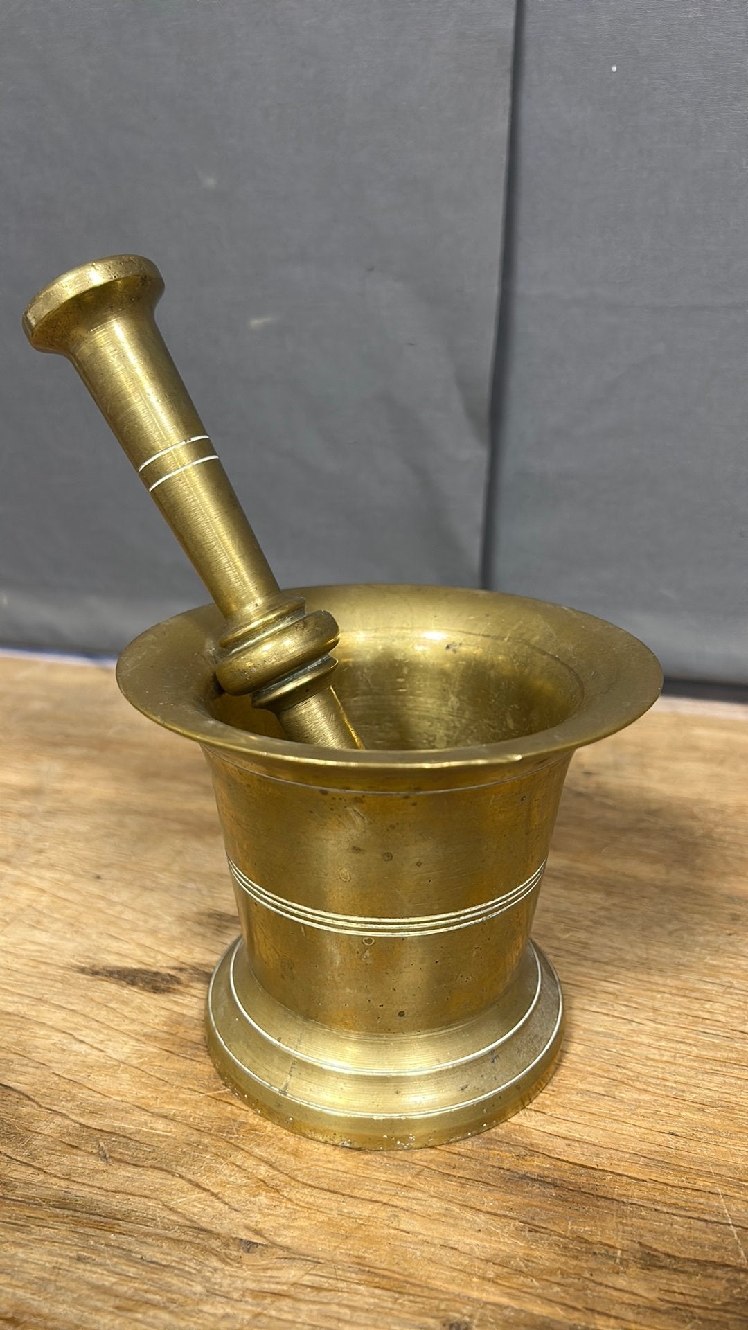 Messing / brons vijzel met stamper. Groot., Antiek en Kunst, Ophalen of Verzenden, Brons