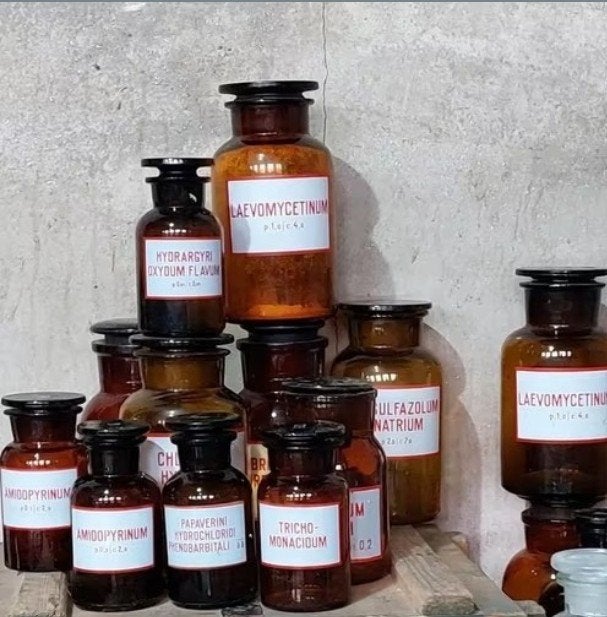 Oude antieke apothekersflessen geemailleerd etikel apotheek, Ophalen of Verzenden