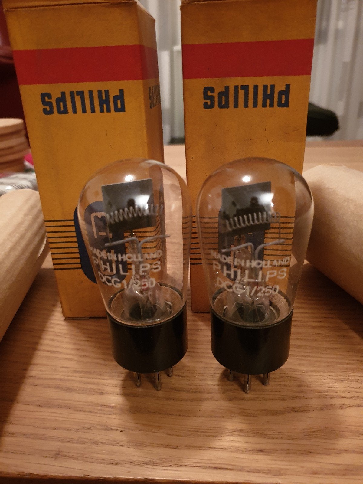 2x Philips Miniwatt DCG1/250 buizen nieuw in doos, Verzenden