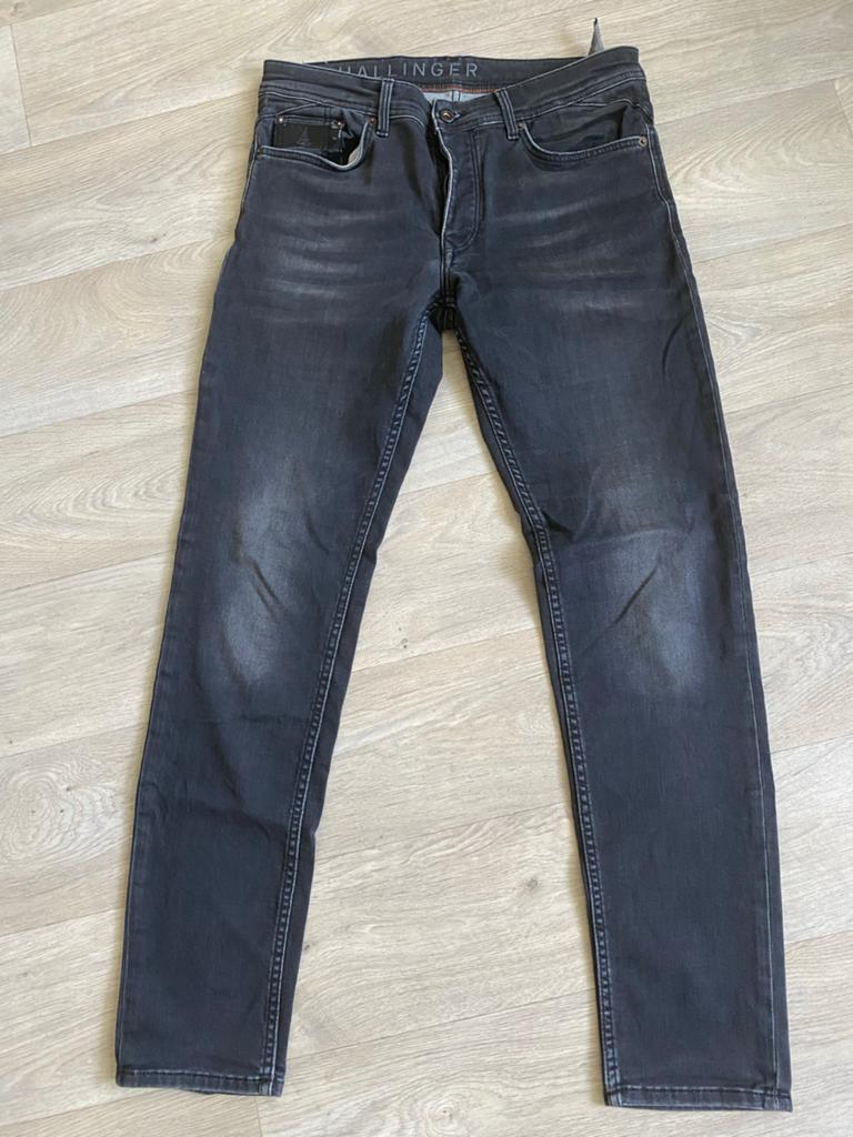 Hallinger zwarte jeans W32 L34, Kleding | Heren, Spijkerbroeken en Jeans, Ophalen of Verzenden, Zo goed als nieuw, Zwart, W32 (confectie 46) of kleiner