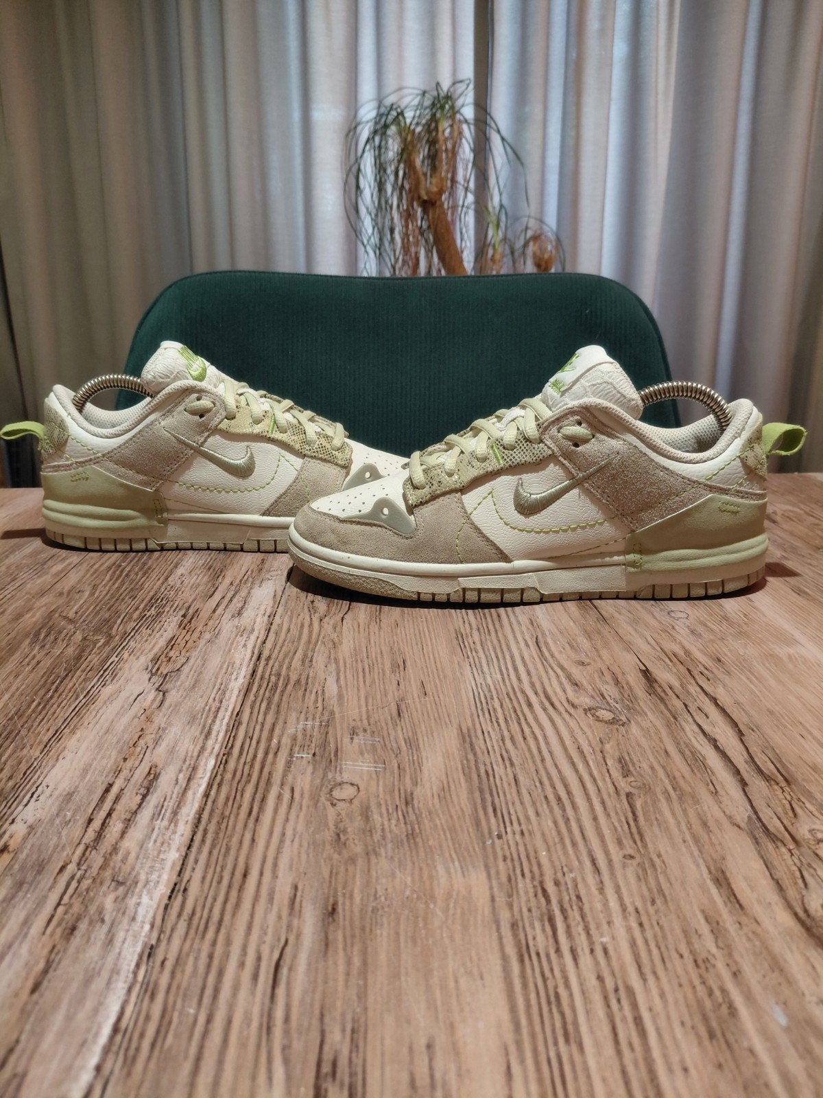 Nike Dunk Low Disrupt 'Snakeskin - Vivid Green' Size 37,5, Beige, Nike, Ophalen of Verzenden, Sneakers of Gympen