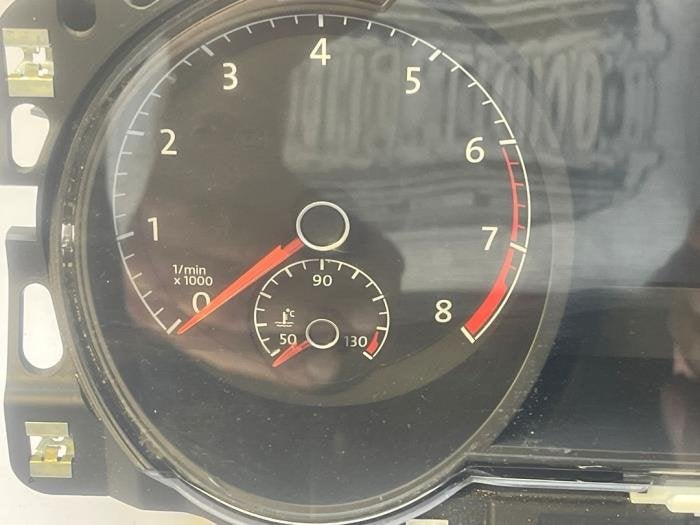 Kilometerteller KM van een Volkswagen Golf, Gebruikt, -, -, -