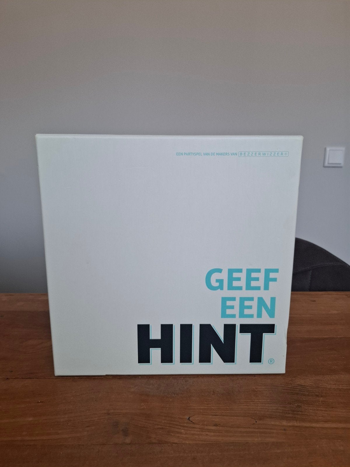 Geef Een Hint - Party spel van Bezzerwizzer, Drie of vier spelers, Ophalen of Verzenden, Zo goed als nieuw, Bezzerwizzer