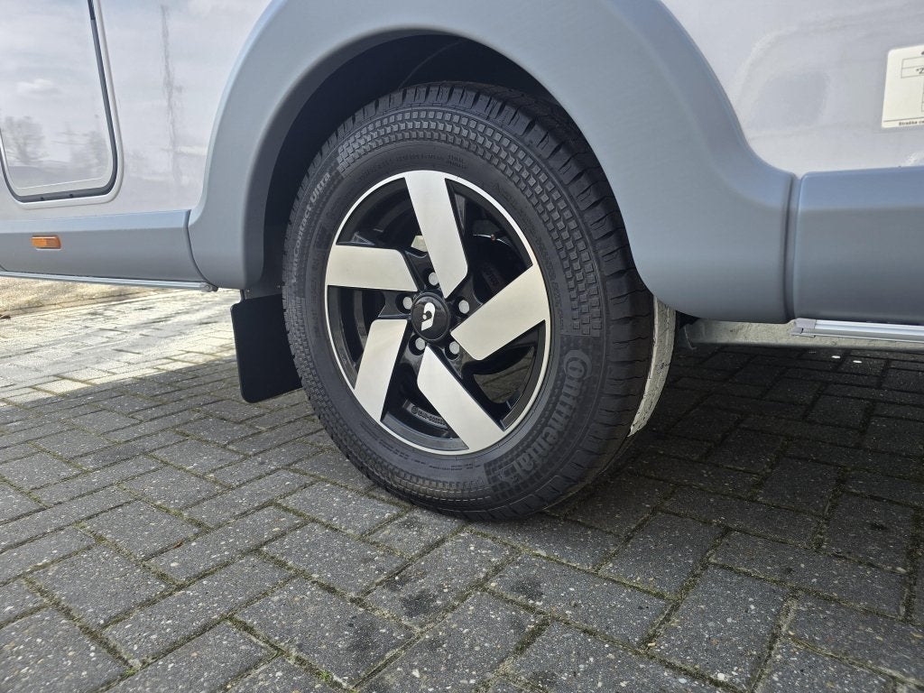 Adria Action 391 LH met nieuwe mover + autark, Caravans en Kamperen, Overige typen, Tot en met 2, Treinzit, 750 - 1000 kg