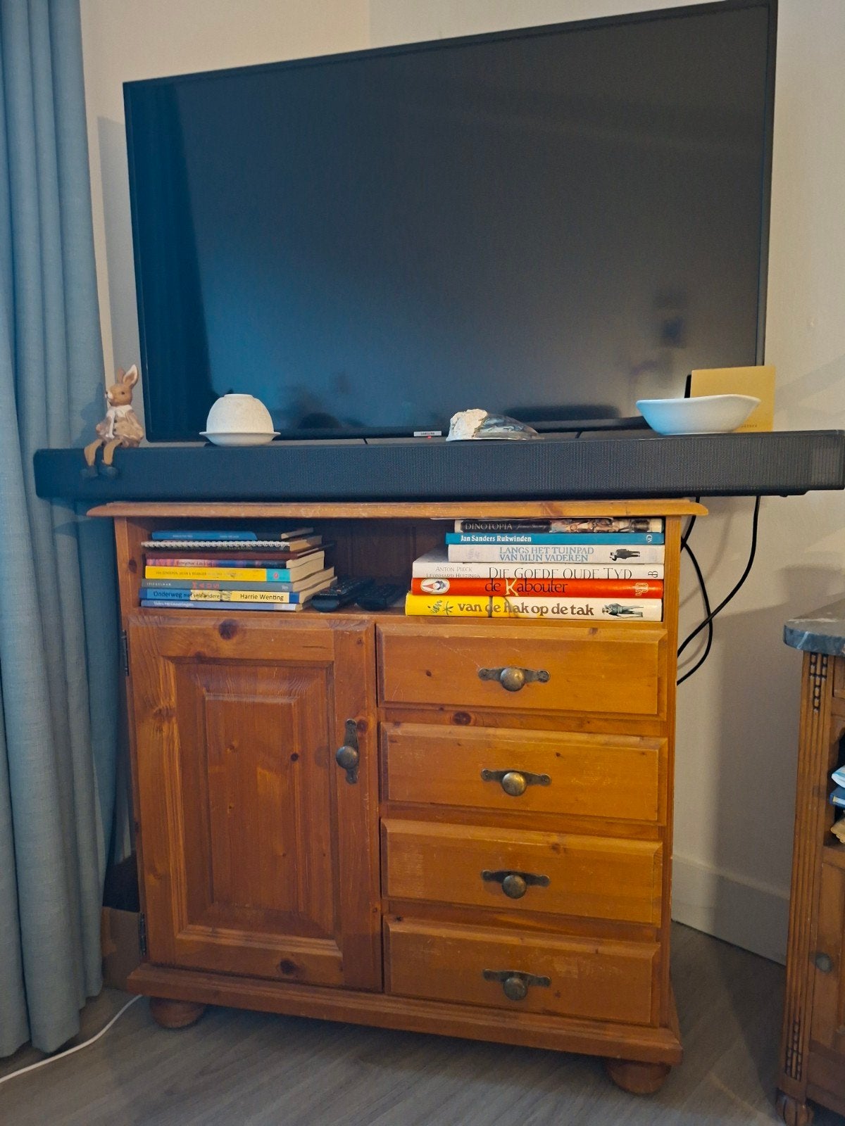 Oud grenen ladenkastje/tv meubel, Huis en Inrichting, Kasten | Dressoirs, Ophalen, Met deur(en), 50 tot 100 cm, Zo goed als nieuw