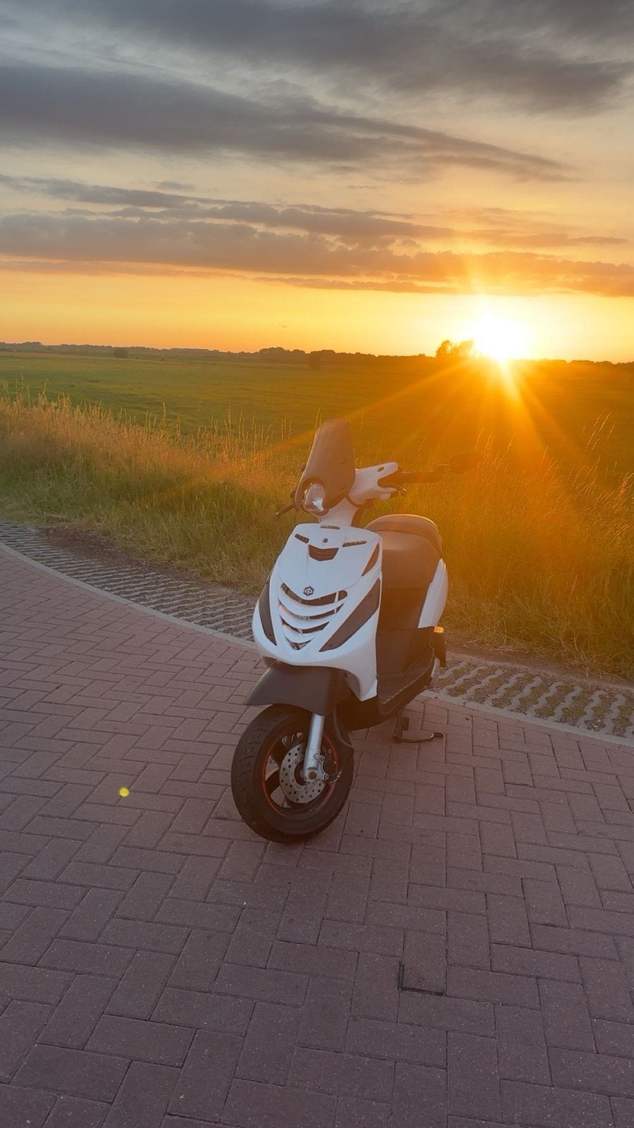 Piaggio Zip 50cc iGET - Wit, Fietsen en Brommers, Scooters | Piaggio, Ophalen, Benzine, Zip