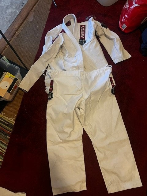 Jiu-Jitsu out fit (Braziliaan), Sport en Fitness, Ophalen, Gebruikt, Vechtsportpak, Maat M