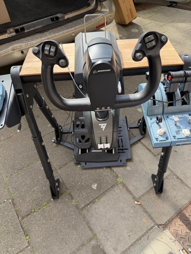 Complete Flightsimulator Uitrusting - Thrustmaster Boeing, Spelcomputers en Games, Games | Overige, Zo goed als nieuw, Simulatie