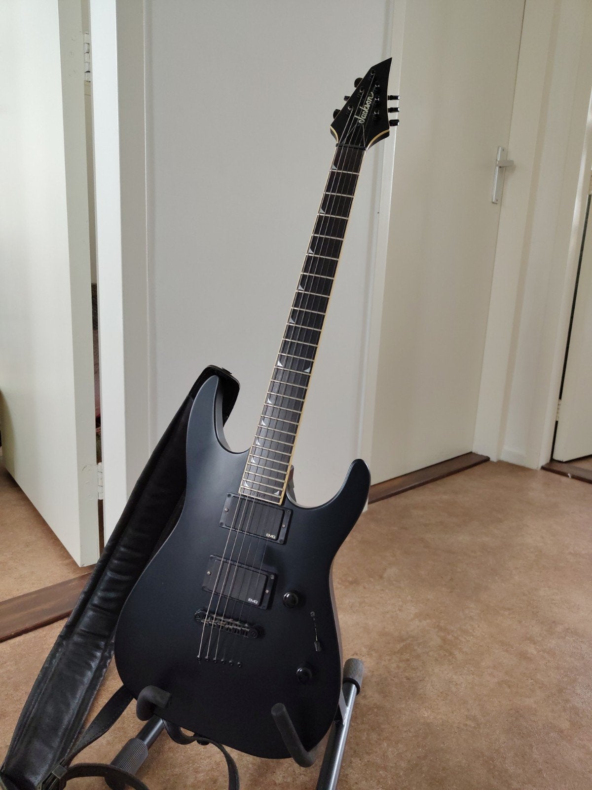 Jackson JS Series Dinky Arch Top JS22 DKA HT, Muziek en Instrumenten, Snaarinstrumenten | Gitaren | Elektrisch, Zo goed als nieuw