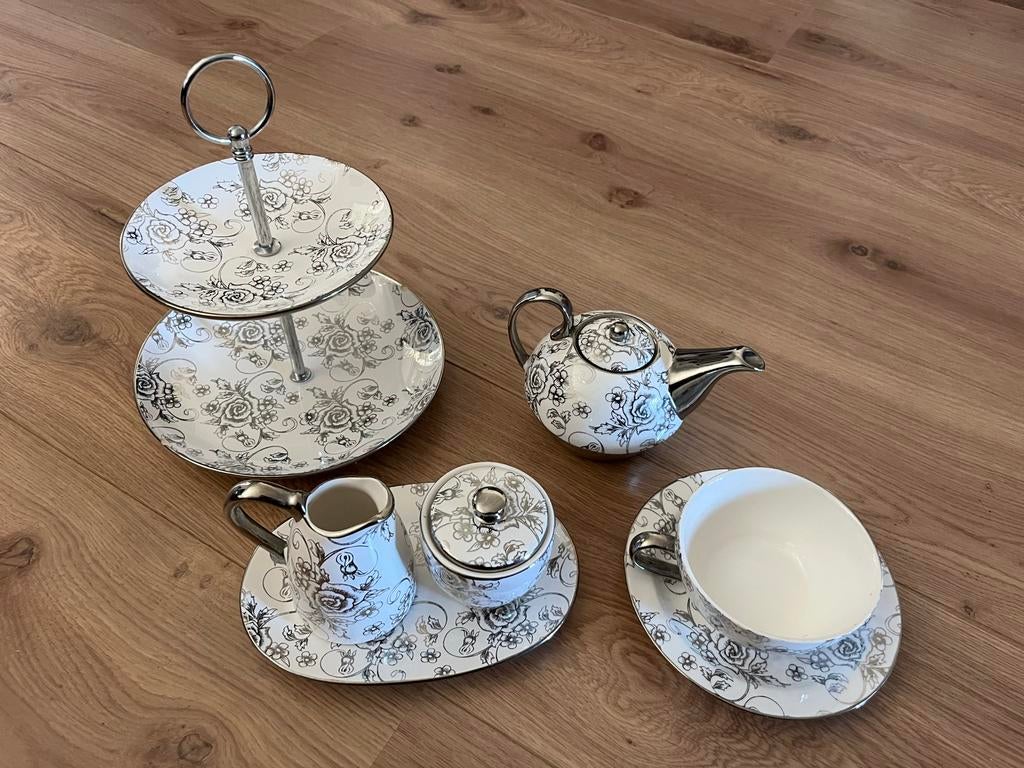 Compleet theeservies met etagere - Zilveren bloemen, Keramiek, Ophalen of Verzenden, Zo goed als nieuw, Overige stijlen