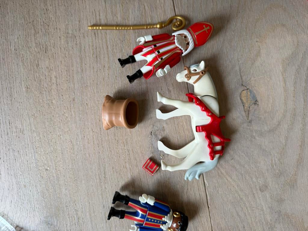 Playmobil Sinterklaas set, Ophalen