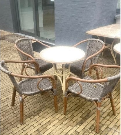 Ronde terras tafels, Ophalen, Gebruikt
