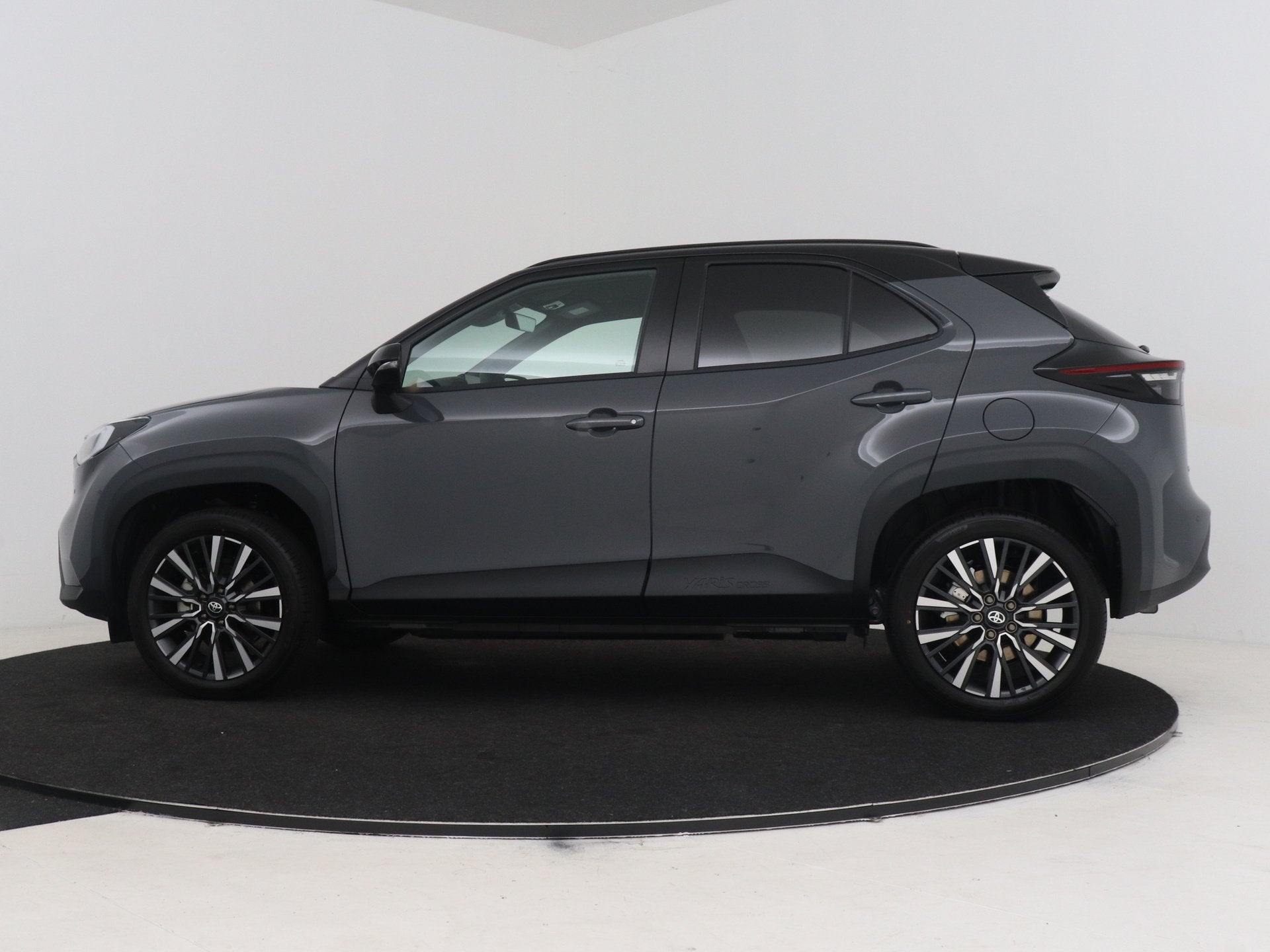 Toyota Yaris Cross 1.5 Hybrid 130 Executive Premium Pack, 12 maanden, Leder en Stof, 1490 cc, Bedrijf