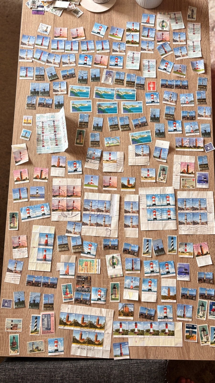 Grote verzameling postzegels met vuurtorens in blik, Ophalen of Verzenden, Gestempeld, Overige thema's