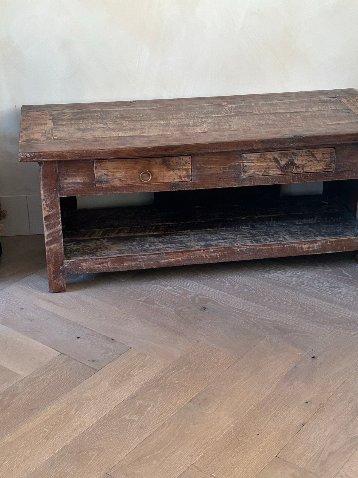 Rustieke houten bank/tv meubel met lades en opbergplank, Huis en Inrichting, Ophalen, 100 tot 150 cm, Teakhout, Minder dan 100 cm