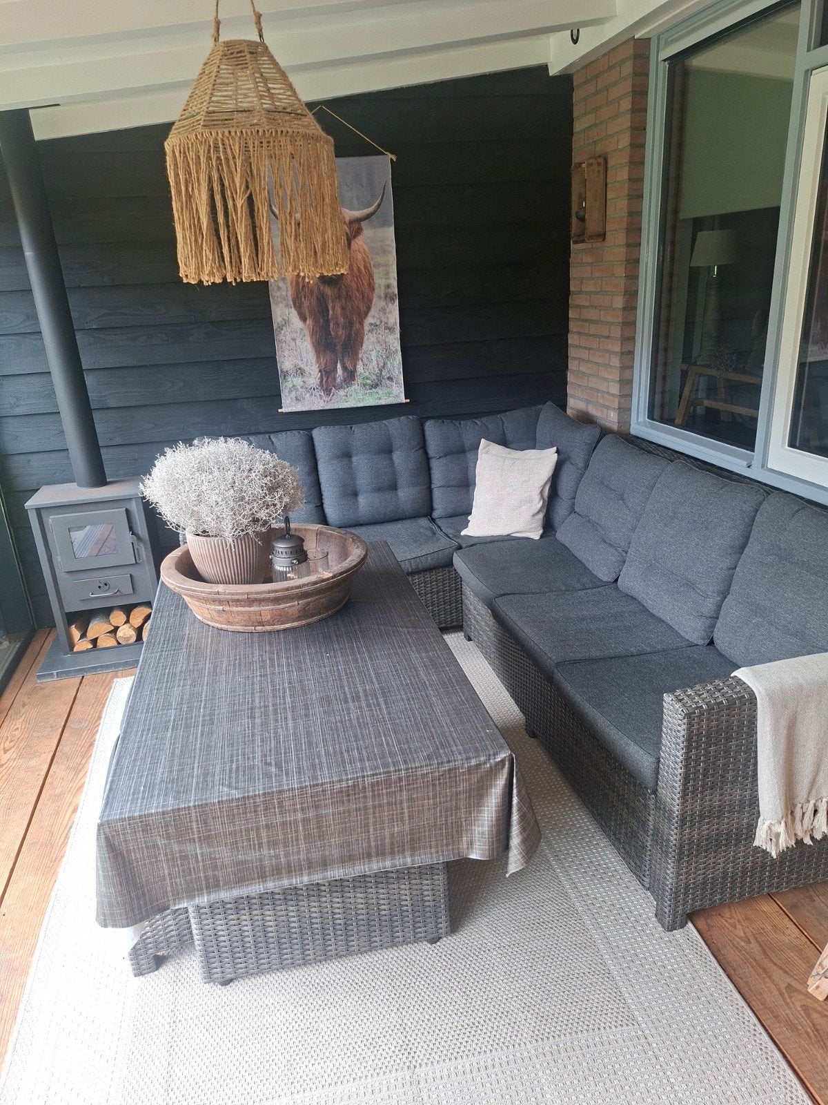 Complete loungeset met tafel en kussens, Tuin en Terras, Tuinsets en Loungesets, 6 zitplaatsen, Bank, Ophalen of Verzenden, Zo goed als nieuw