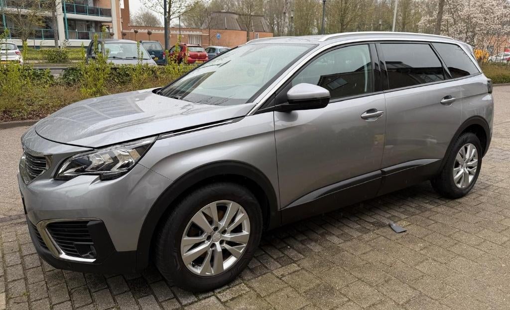 Peugeot 5008 1.2 Puretech 130pk S&S 2019 Grijs, Voorwielaandrijving, 1199 cc, 7 stoelen, Origineel Nederlands