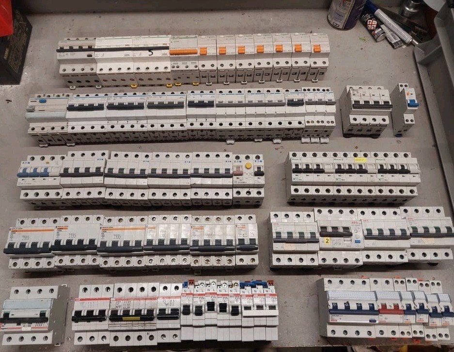 Diverse automaten en aardlekschakelaars/automaten, Ophalen of Verzenden, Gebruikt, Schakelaar