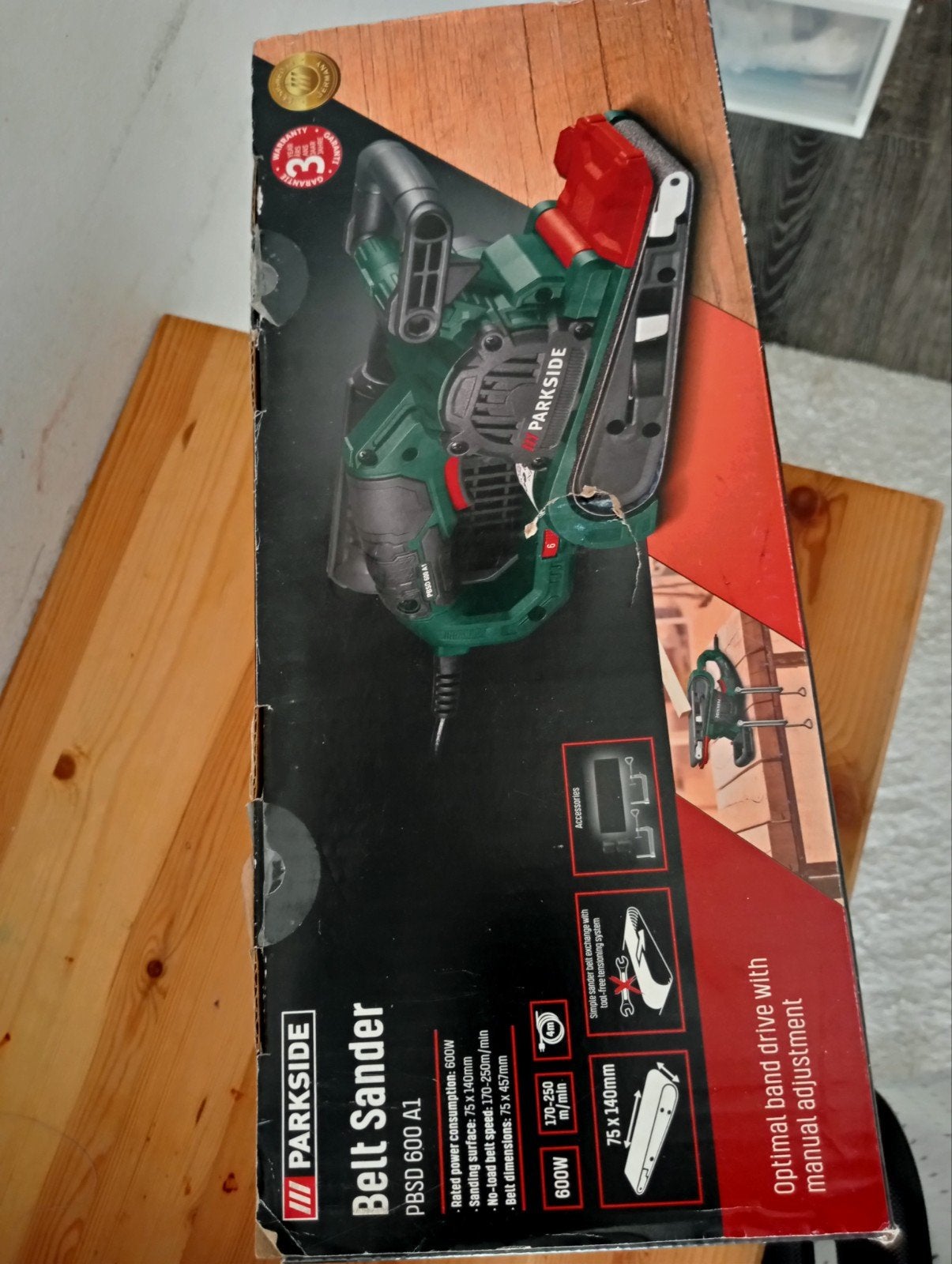 Parkside bandschuurmachine, specifiek het model PBSD 600 A1, Ophalen