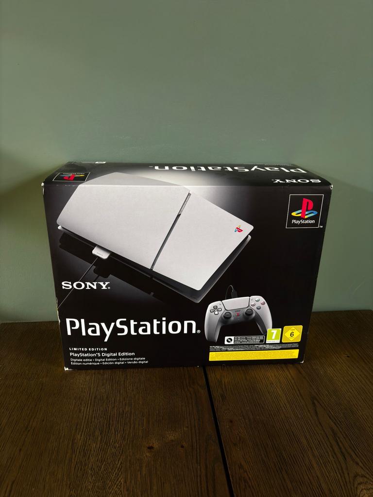 Gesealde PlayStation 5 Digital Edition - 30th Anniversary, Spelcomputers en Games, Spelcomputers | Sony PlayStation 5, Ophalen of Verzenden
