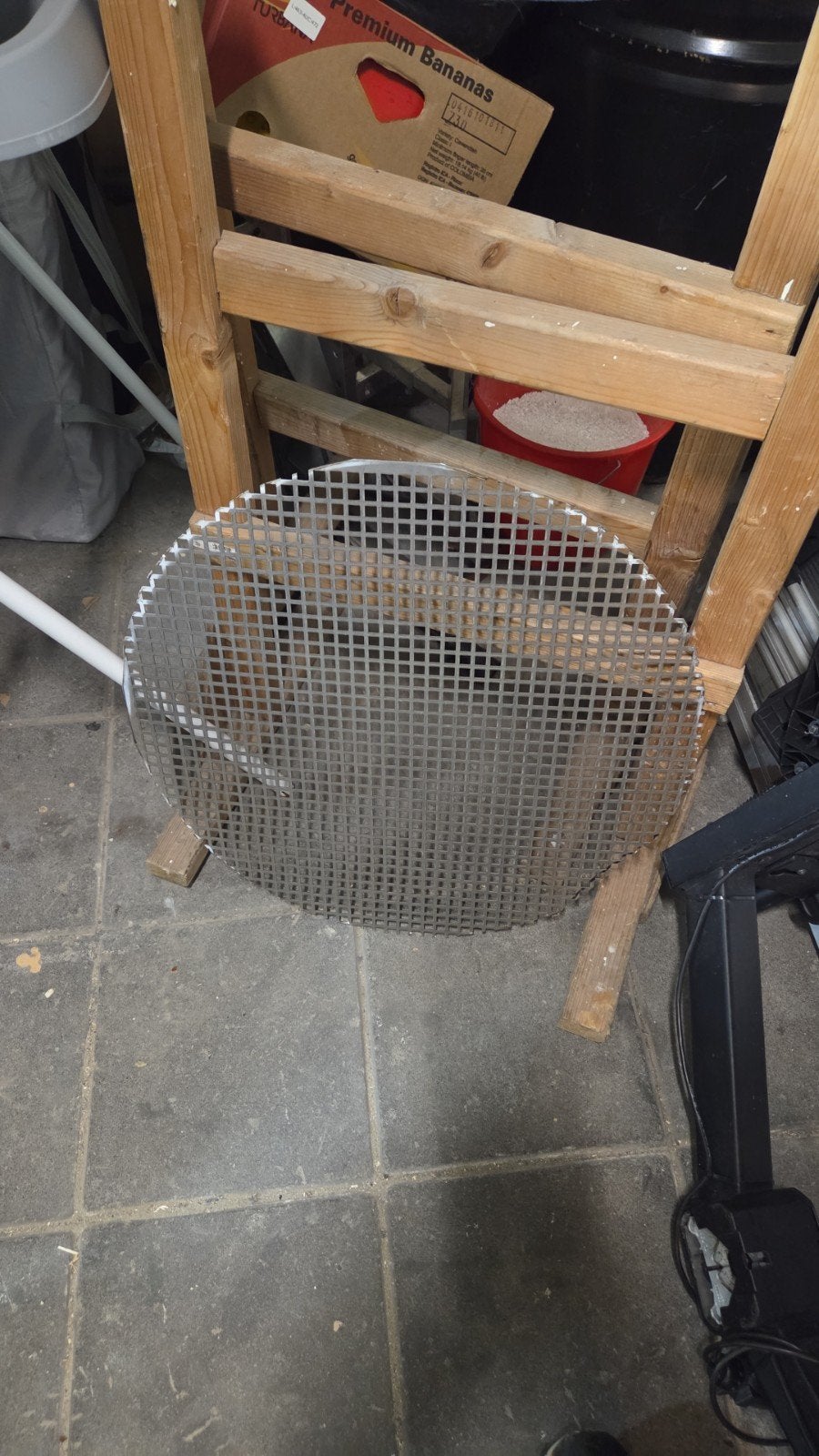 Zwarte metalen olievaten, ideaal voor opslag of decoratie, Doe-het-zelf en Verbouw, Overige Doe-het-zelf en Verbouw, Ophalen