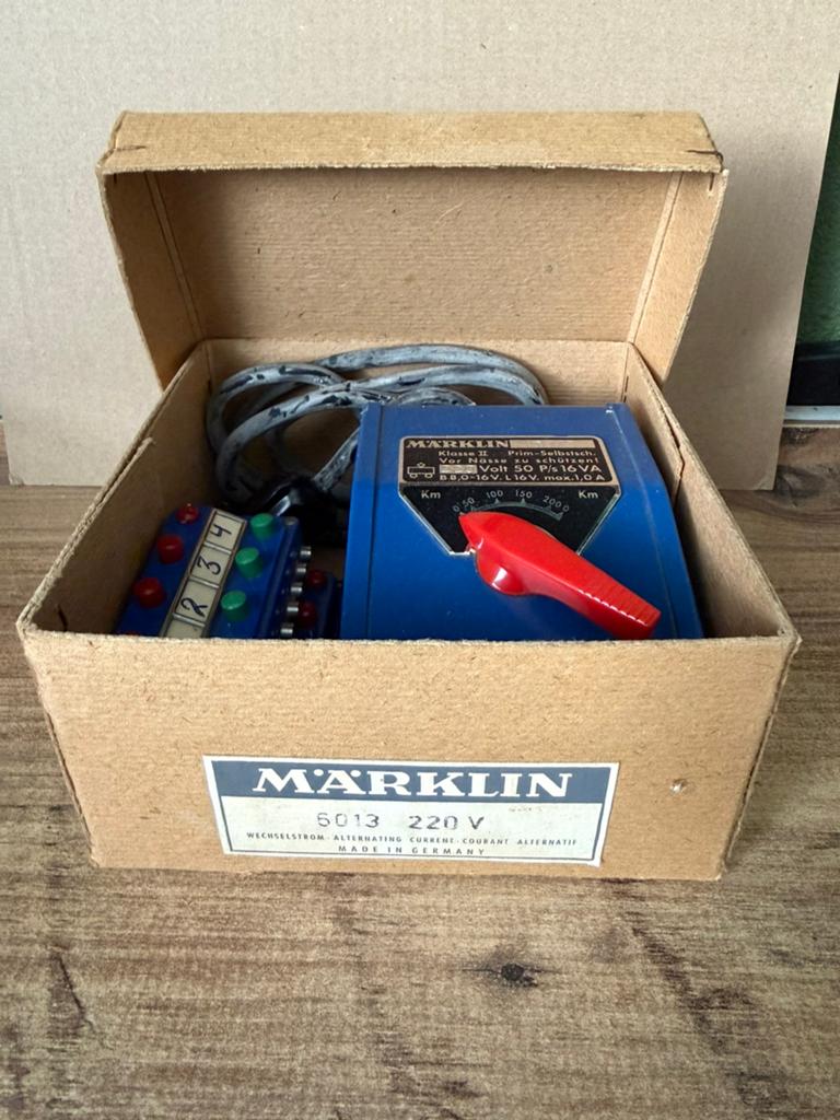 MÄRKLIN 5013 220v, Transformator of Voeding, Gebruikt, Verzenden, Gelijkstroom of Wisselstroom