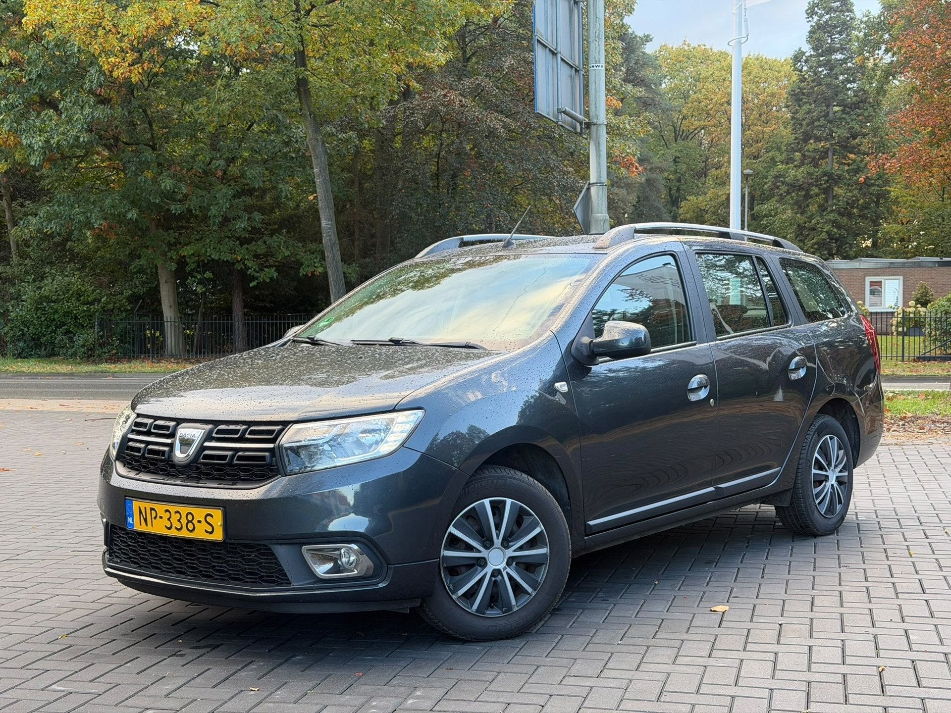 Dacia Logan MCV 0.9 TCe Bi-Fuel Laureate LPG-G3/Airco/Cruise, Auto's, Voorwielaandrijving, Verwarmde buitenspiegels, Gebruikt
