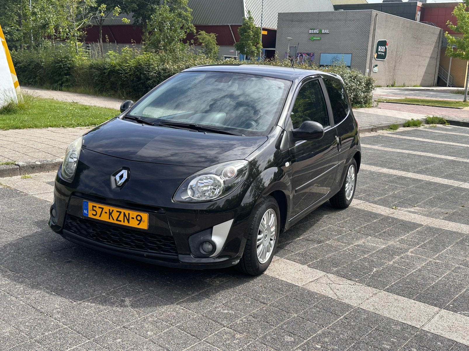 Renault Twingo 1.2 16V CO2 2010 Zwart - APK tot 1-07-2027, Auto's, Voorwielaandrijving, Twingo, 919 kg, 4 cilinders