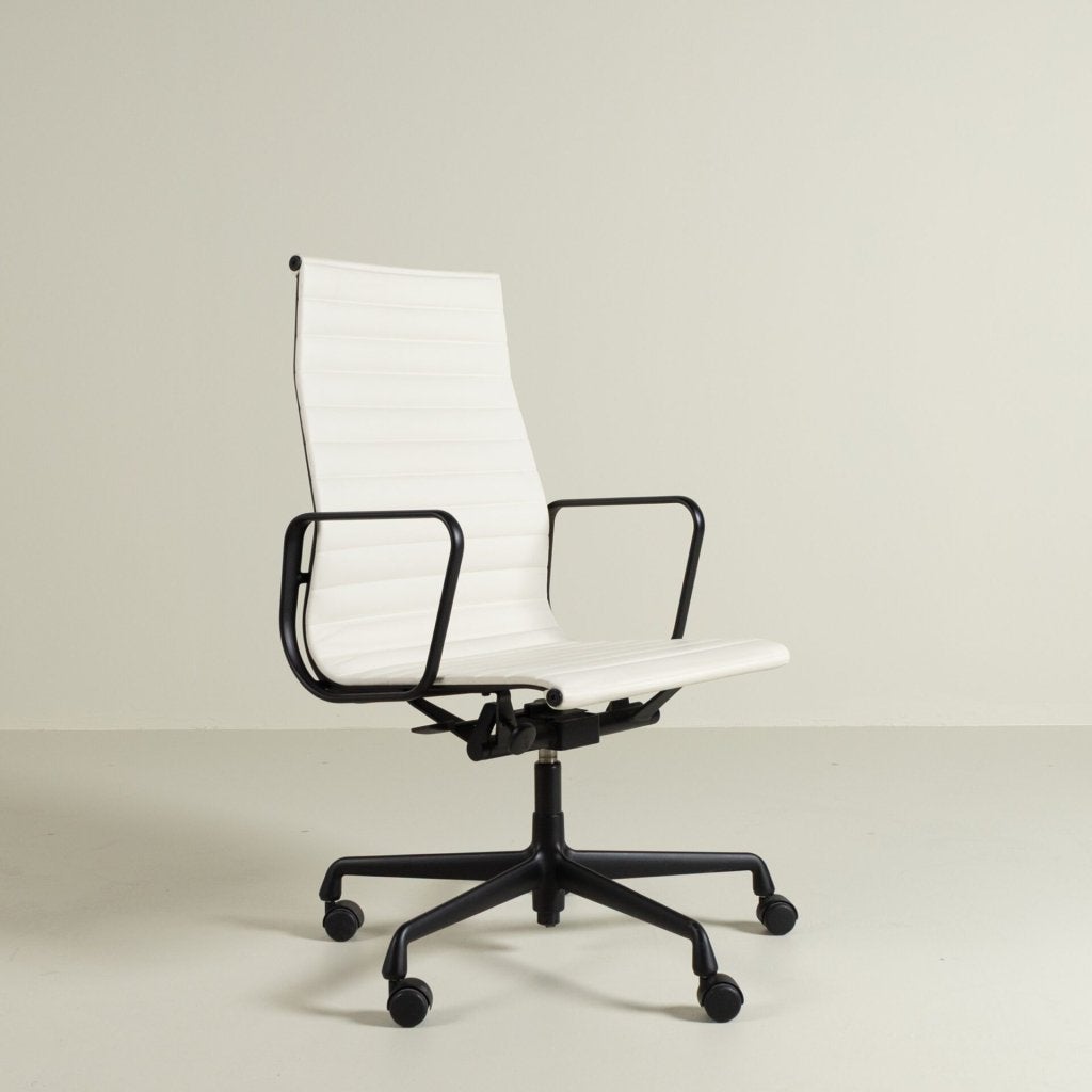 Vitra EA 119 Bureaustoel Wit Leer - Zwart, Vitra, Zo goed als nieuw, Niet ingevuld, Niet ingevuld