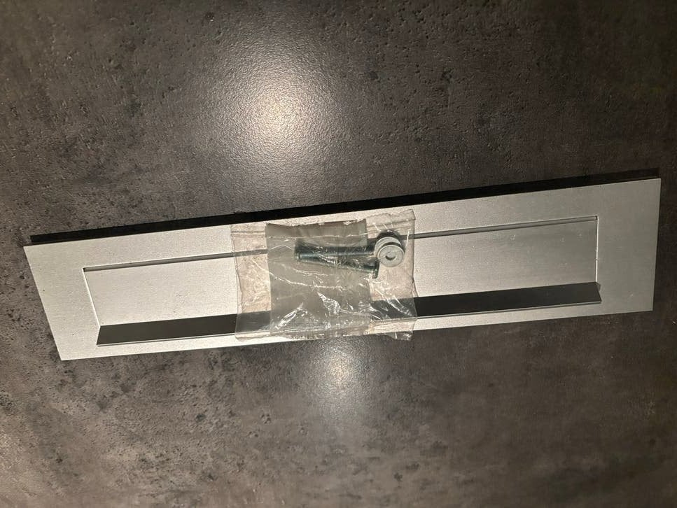 Malatec brievenbusklep aluminium - Nieuw in doos, Tuin en Terras, Brievenbusklep, Ophalen of Verzenden, Inbouw, Nieuw