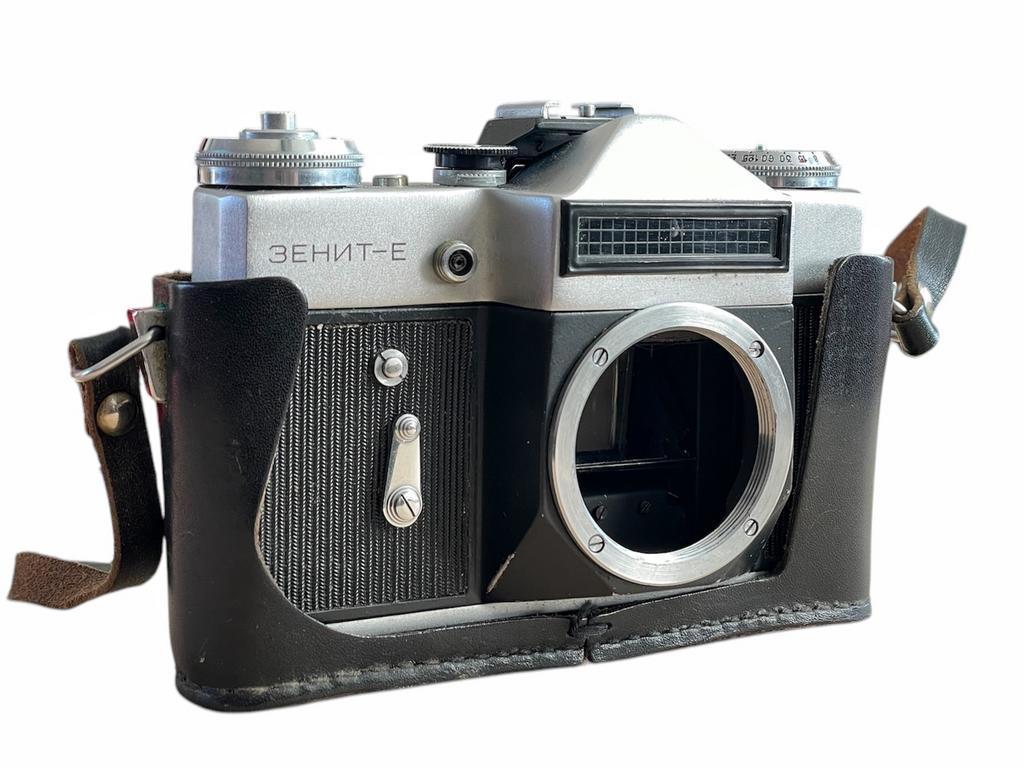 Russische Zenit-E analoge spiegelreflexcamera, defect, Ophalen of Verzenden, Niet werkend, Spiegelreflex