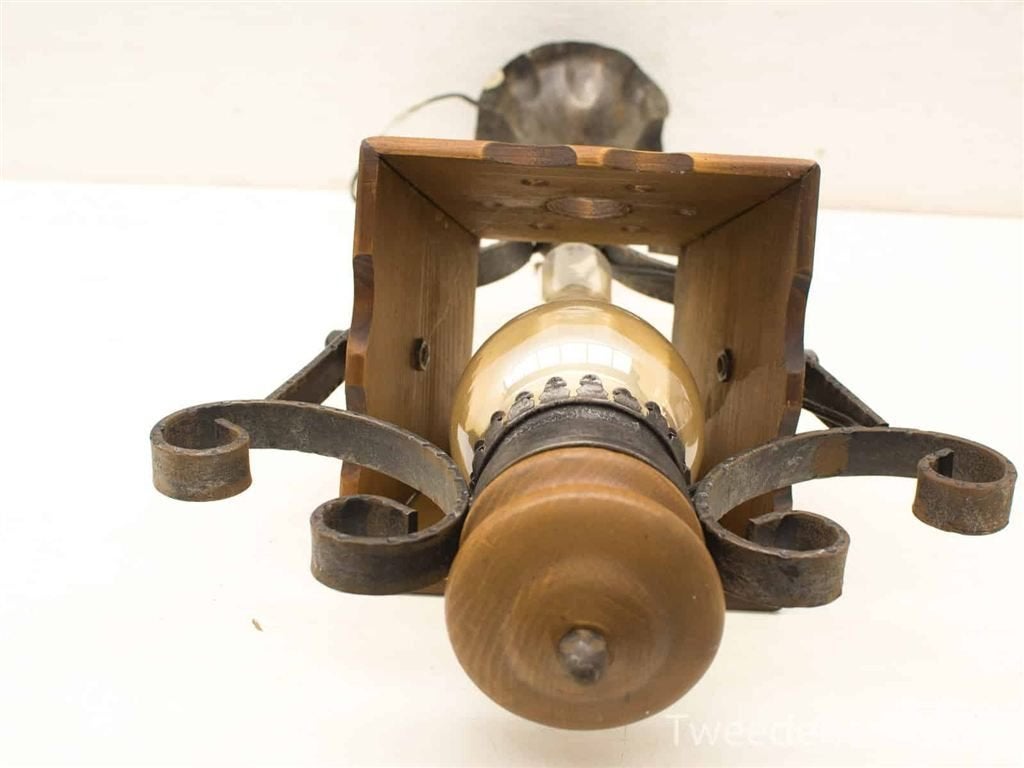 een petrolium hanglamp die werkt op stroom 21023, Huis en Inrichting, Ophalen of Verzenden, Gebruikt, Hout
