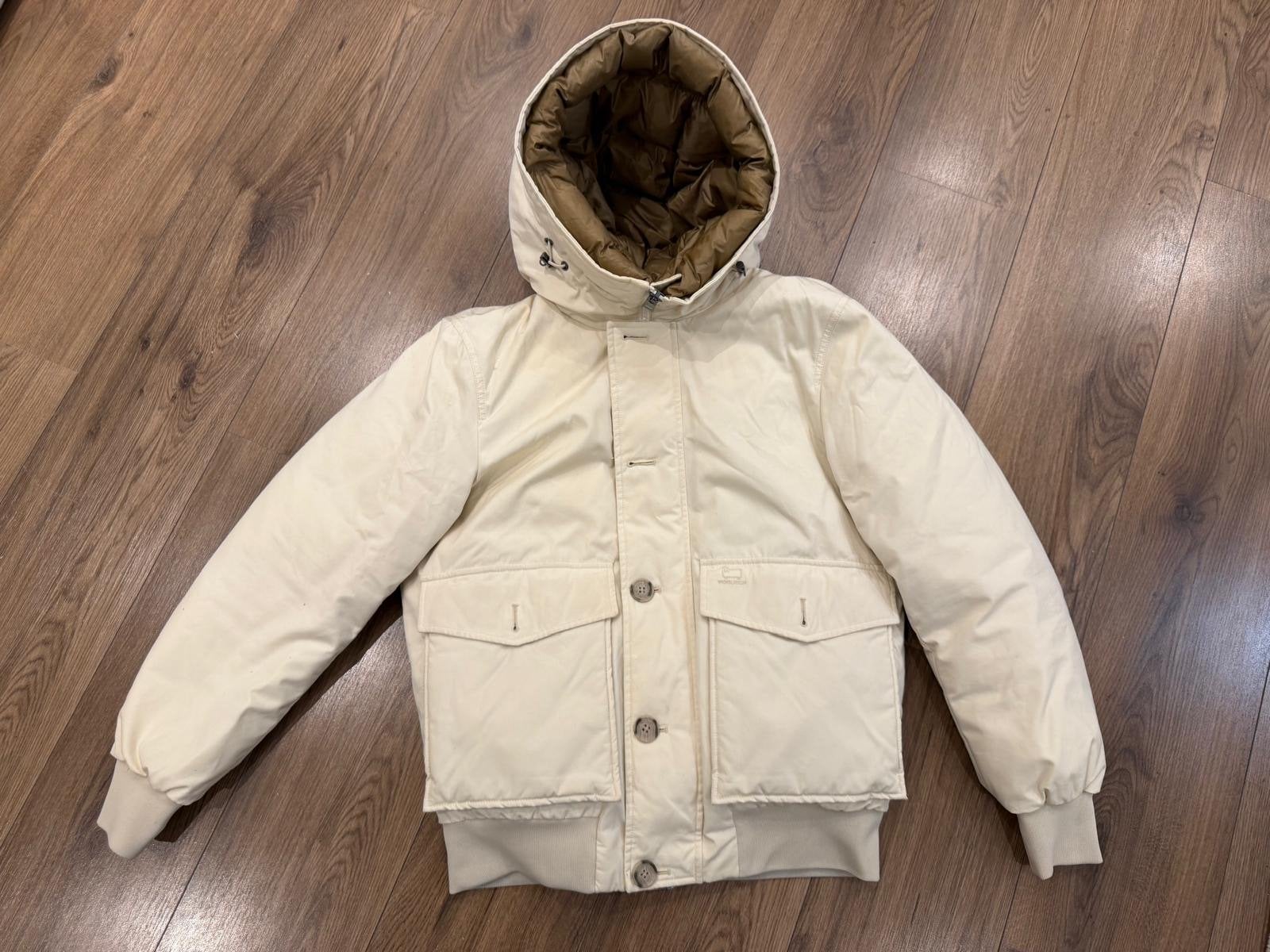 WOOLRICH Witte Jas Maat S - Origineel en Stijlvol, Kleding | Heren, Ophalen of Verzenden, Zo goed als nieuw, Wit
