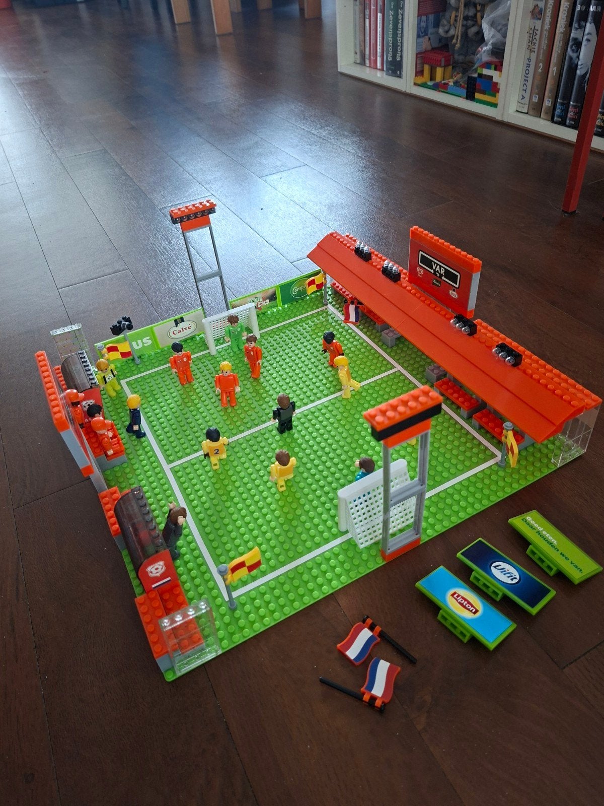 Plus Bricks voetbalstadion met spelers en bus, Kinderen en Baby's, Speelgoed | Bouwstenen, Ophalen of Verzenden, Zo goed als nieuw