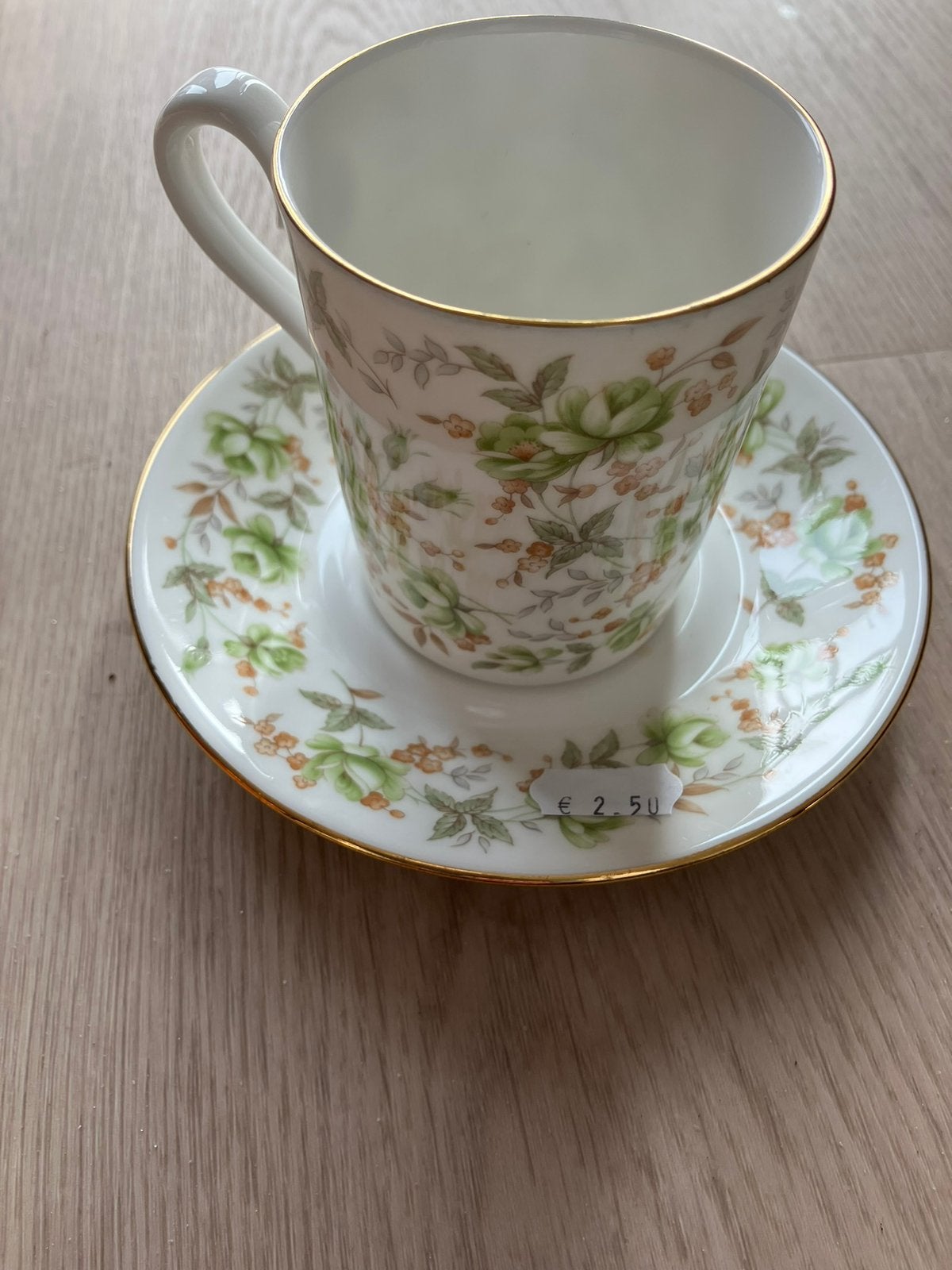 Royal Albert Green Velvet, Ophalen of Verzenden, Zo goed als nieuw, Overige stijlen, Kop(pen) en/of Schotel(s)