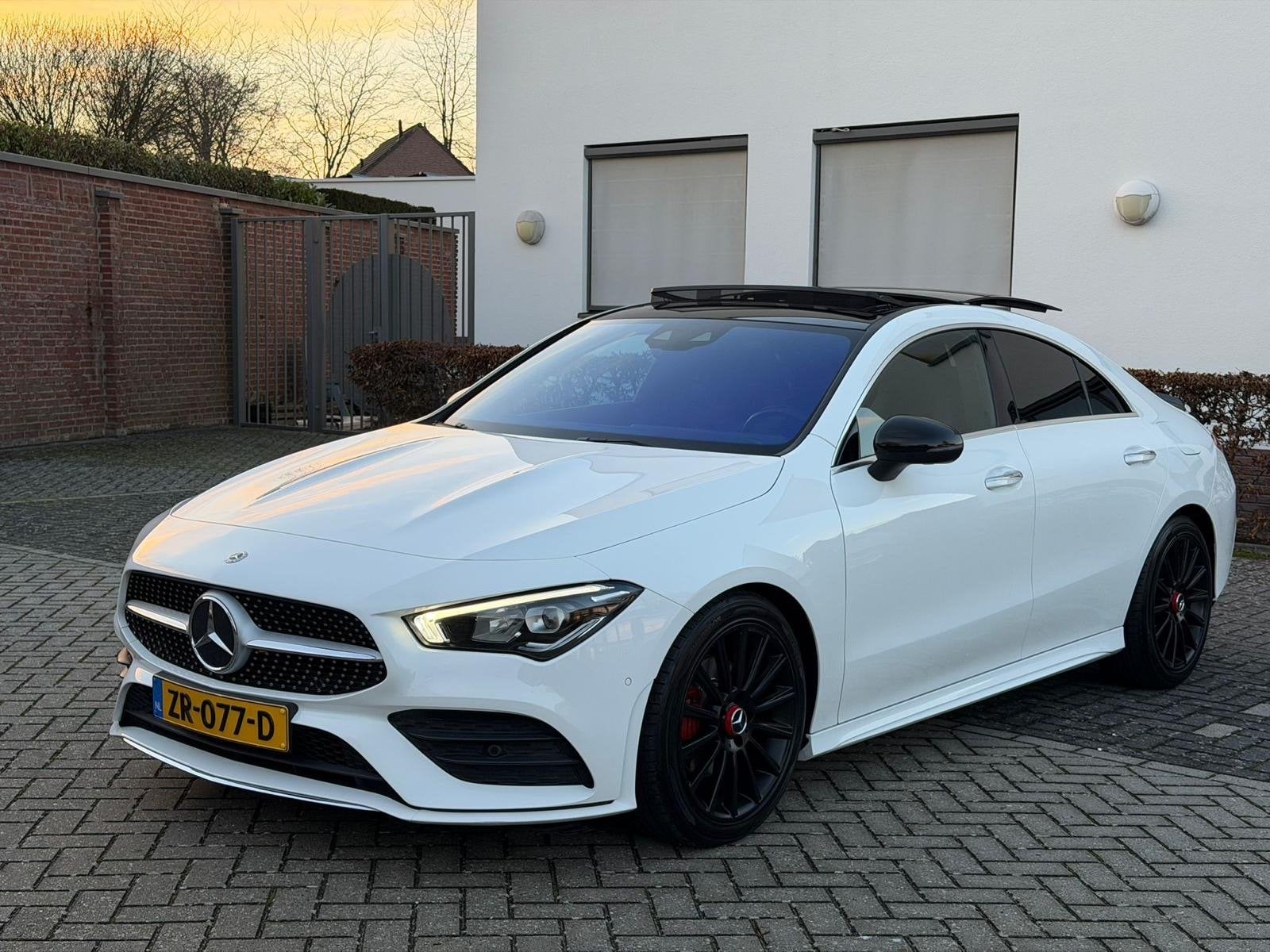 Mercedes CLA 180 2019 | Pano  | Head-Up display | Camera, Auto's, CLA, 136 pk, 4 cilinders, USB