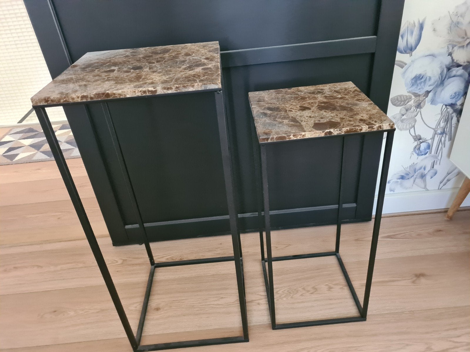Set van 2 bijzettafels met marmer blad, Ophalen, Minder dan 55 cm, Modern, Industrieel, Marmerlook, Metaal of Aluminium