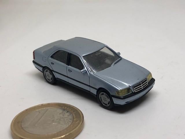 Mercedes C 220 (W202) Lichtgrijs, Herpa, Hobby en Vrije tijd, Modelauto's | 1:87, Gebruikt, Auto, Herpa, Ophalen of Verzenden