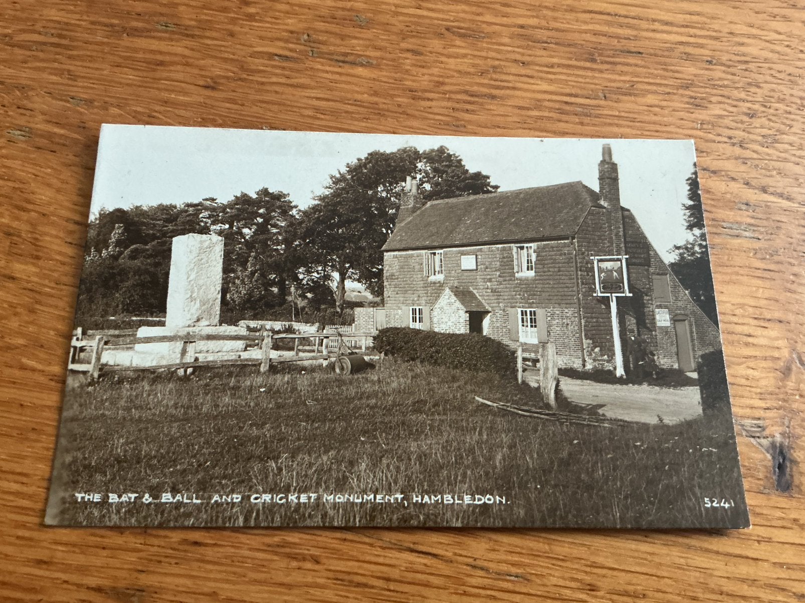 U12 Engeland Hambledon  The Bat & Ball Cricket Monument, Ophalen of Verzenden, Engeland